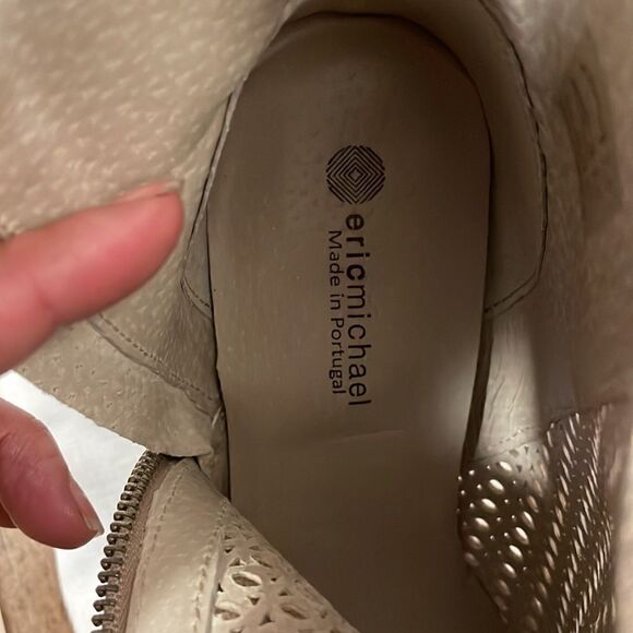 ERIC MICHAEL TAUPE OPEN YOE BOOTIES.  NEW IN BOX - Picture 10 of 12